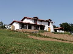 Enduits chaux sable sur maison en paille